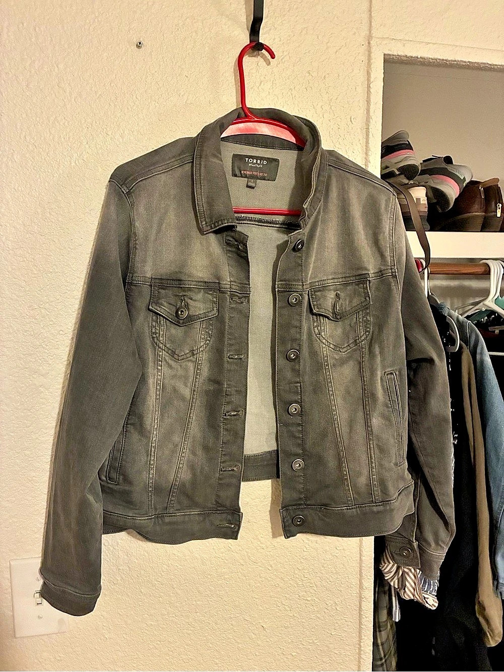 Torrid Modern Denim Trucker Jacket Gray Size 0 (Large/12-14)